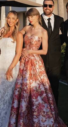 Taylor Swift showcasing her elegant floral gown, do AI tạo
