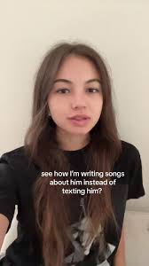 Very very mindful #fyp #foryou #foryoupage #singersongwriter #originalsong  #gracieabrams #guitarist