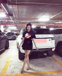 Ngay lập tức, nghi vấn đổ dồn về cô hoa khôi báo chí vũ phương anh. Kxcdmpfdmg0kbm