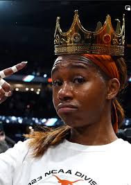 The Queen living life and is very much missed at ABC7. Long live the Queen  🫶🏽