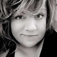 Nancy Muller's Instagram, Twitter & Facebook