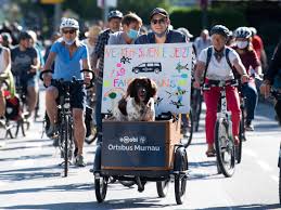 November) wieder eine laute demo gegen gewalt. Verkehrsexperte Zu Mobilitat Benzinpreis Ist Einfach Zu Niedrig Wirtschaft