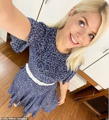 Welcome to holly's crazy creations!! Holly Willoughby Debates Whether To Cut Her Long Blonde Hair Readsector