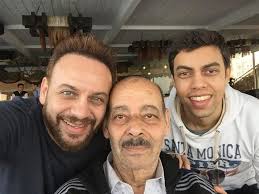 مبروك أخويا مصطفى قمر جواز نجله إياد ليلة حلوة وشفت حماقي عشرة السنين. 25 ØµÙˆØ±Ø© Ù„Ù€ Ù…ØµØ·ÙÙ‰ Ù‚Ù…Ø± ÙˆØ£ÙˆÙ„Ø§Ø¯Ù‡ Ù‡ÙƒØ°Ø§ ÙŠØªØ­Ø¯Ø« Ø¹Ù†Ù‡Ù… Ø£Ù„Ø¨ÙˆÙ… ÙÙŠ Ø§Ù„ÙÙ†