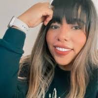 Kelly Esau's Instagram, Twitter & Facebook