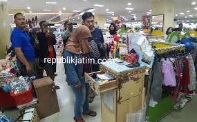 Lowongan cpns kementerian pertanian lulusan sma smk d3 s1 semua jurusan terbaru april 2021. Dua Kali Beraksi Wanita Pencuri Hp Di Luwes Ngawi Ditangkap