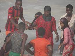 Gabar somali oo la wasayo dhilo qaawan. Mogadishu Is Heaven Mogadishu Is Hell