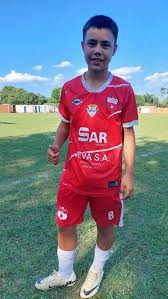 Sergio Ramón Ayala Bogado...!🇮🇩😎💪💪 Centrocampista ofensivo. Junto con Fredi  Silva....Carlos Silva Enciso y compañía;se encargaron de "nublar"los  intentos ofensivos de los villetanos. Con tan solo 13 años de edad es pieza  fundamental