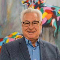 Robert Tew's Instagram, Twitter & Facebook