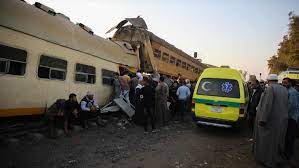 #حادث #اصطدام #قطارين وخروج ٣ عربات عن القضبان في #سوهاج لا حول ولا قوة الا بالله #قطار #مصر من جانبه، أمر النائب العام المصري بتحقيق عاجل في حادث تصادم القطارين بسوهاج. Ù…ØµØ± Ø£Ø¨Ø±Ø² 15 Ø­Ø§Ø¯Ø« Ù‚Ø·Ø§Ø± ÙÙŠ 16 Ø¹Ø§Ù… Ø§