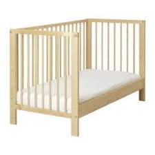 Das komplettpaket enthält neben einer geeigneten matratze mit spannbettlaken auch ein. Ikea Beistellbett Was Gibt Es Beistellbett Fur Babys