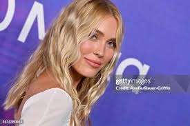 697 photos et images haute résolution de Cassie Randolph