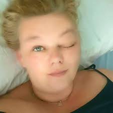 Family pay tribute to 'beautiful' mum-of-three who died after battle with  cancer