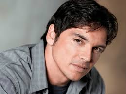 Televisionista: "Desperate Housewives" Spoilers: Mike Delfino Jumps Into  Lake To Save Susan