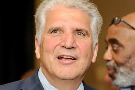 DiVincenzo breaks his own record