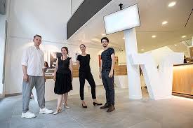 Lindwurmstraße 195 80337 münchen offizieller telefonbucheintrag tel: Einfach Meisterklasse Ulrike Kriener Petra Reinbold Sonja Lechner Und Co Vips Bestaunen Kunst Im Kunstforum Der Munchner Bank