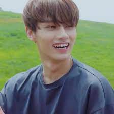 17.10.2021 · *seventeenのジュン（wen junhui、wen jun hui、文俊辉）の2021年2月14日中国リリースのデジタルシングル「寂寞號登機口（silent boarding gate）」は、表題曲バラードのほか、2月5日に先行配信されたバラード「烏鴉（crow）」を収録。 apple music/itunes: Wen Junhui Seventeen Shared By Neisi On We Heart It