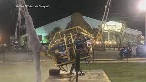 Slingshot s owners can add ride command to their vehicle from the slingshot accessorie catalogue. Slingshot Ride Cable Breaks Seconds Before Aerial Launch Video Abc News