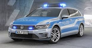Vw Passat B8 Als Polizeiauto Autobild De Polizeiautos Polizei Polizeiwagen
