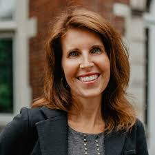 Stephanie Robillard's Instagram, Twitter & Facebook