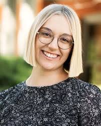 Wendy Bertram's Instagram, Twitter & Facebook