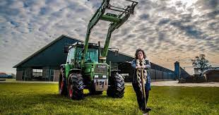 Het feit dat er op de weilanden gewassen groeien, betekent dat boeren goed voor hun grond en bodem zorgen. 2 De Stem Van Caroline Van Der Plas Uit Deventer En Van Het Platteland Moet In Den Haag Iets In Beweging Zetten De 21 Van 2021 Destentor Nl