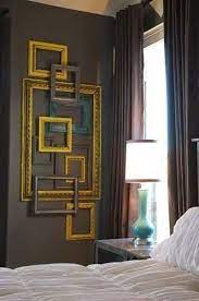 Decorar Una Pared Con Marcos Vacios Idee Di Arredamento Arredamento Cornici Decorazioni
