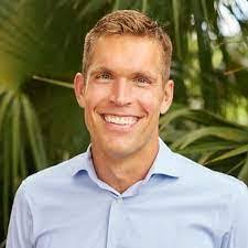 Chris Oetting's Instagram, Twitter & Facebook