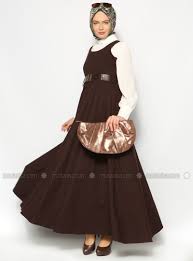 Kemerli Jile Elbise Kahve Sultan I Yegah Elbise Moda Stilleri Elbise Modelleri