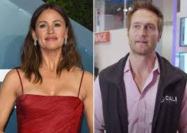 He may be responsible for jen smiling even bigger lately. Dlisted Bennifer Who Jennifer Garner Got Back Together With Her Robot Hamburger Man John Miller