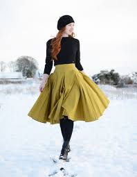 Black And Yellow Skirt Outfit Full Yellow Skirt With Black Tights Ankle Boots Slash Neck Sweater And Beret Yellow Skirt Outfits Fashion Full Skirt Outfit