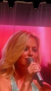 Such a heartfelt show of infectious melodies that delight. @finneas  @wearethefavors