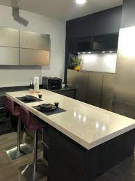 cuisine interieur design a toulouse cuisine equipee laque mate champagne bois sans poignee ilot central sile cuisine moderne cuisines design meuble cuisine