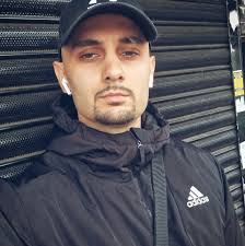 Hi guys, can anyone tell me what happened and how to fix this error.. it  keeps me offline error E-ce210610 PS4.. thanks!