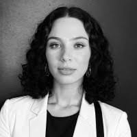 Charlee Bennett's Instagram, Twitter & Facebook