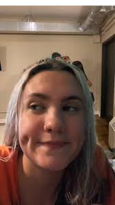 Billie Levesque's Instagram, Twitter & Facebook