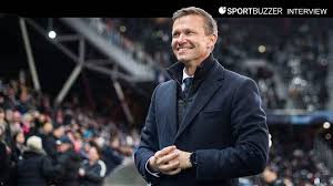 Nach zwei titelgewinnen in der erste bank eishockeyliga in seinen beiden saisonen in salzburg wechselte der kanadier in die schweiz zum lausanne hc 4. Salzburg Trainer Jesse Marsch Uber Erling Haaland Seine Philosophie Und Einen Job In Der Bundesliga Sportbuzzer De