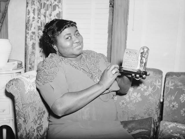 Resultado de imagem para hattie mcdaniel"