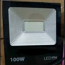Lampu berukuran 29x34x5,5 cm ini mengeluarkan cahaya kuning dengan daya 100 watt. Jual Produk Lampu Sorot Led 100 Watt Termurah Dan Terlengkap Agustus 2021 Bukalapak