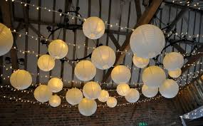 Diy Wedding Lanterns Ideas And Guides Paper Lantern Lights Paper Lantern Decor Diy Wedding Lanterns