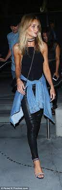 Catwalk Ready The 29 Year Old British Beauty Turned Heads In An All Black Ensemble Fashion Fashion Outfits Concert Outfit Winter