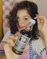 This is the Review of our Dighal user _nusrattisha_ (@safa.rahman.111 )  Thanks _nusrattisha_ apu, for your honest opinion by giving review. #Repost  @safa.rahman.111 ・・・ So Everyone heard about this oil? Right?? Ik