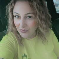 Lori Nunes's Instagram, Twitter & Facebook