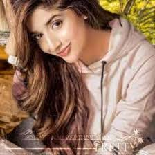 Krystal Levine's Instagram, Twitter & Facebook