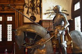 Discover peleș castle in sinaia, romania: Posh Peles Castle And Simple Dracula S Bran Castle In Romania