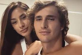 Model brenda patea announced she has given birth to a baby girl, but there's no word on whether the new arrival with help thaw her relationship with the father, tennis star alexander zverev. Tennisprofi Alexander Zverev Brenda Hat Mir Sehr Geholfen Tag24