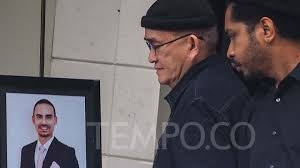 Asyik belajar gitar, tangan ashraf sinclair sampai kapalan. Manajer Bcl Ashraf Sinclair Tak Punya Riwayat Penyakit Jantung Seleb Tempo Co