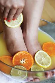 CITRUS JUICE FOOT SOAK + OLIVE OIL WRAP - Artifact Girl