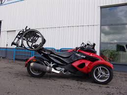 Ktm 1290 moto cross honda integra moto ktm scooter can am can am spyder harley davidson yamaha tricity yamaha mt 07 ktm 1290 super duke r moto electrique super soco indian moto indian integra chopper mt07 indian scout bobber. Amenagement Motos Trois Roues Can Am Pour Personne A Mobilite Reduite Rhone Alpes Handi Drive