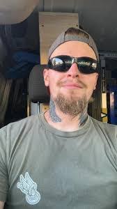 Tina Hinshaw's Instagram, Twitter & Facebook